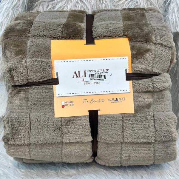 دفايه سرير كبير مربعات 220*240