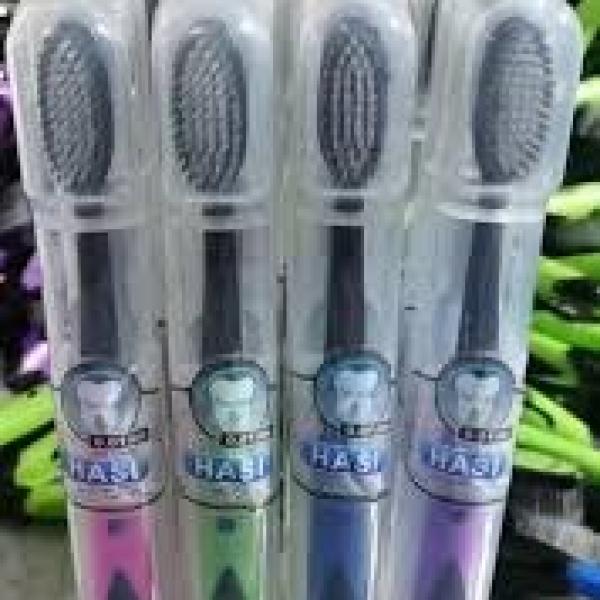 فرشاة اسنان هاسي كبار بالفحم H-636