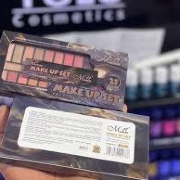 باليت ايشادو+بلاشر+هايلايترMNعدد 21لون مات/شيمر E4120